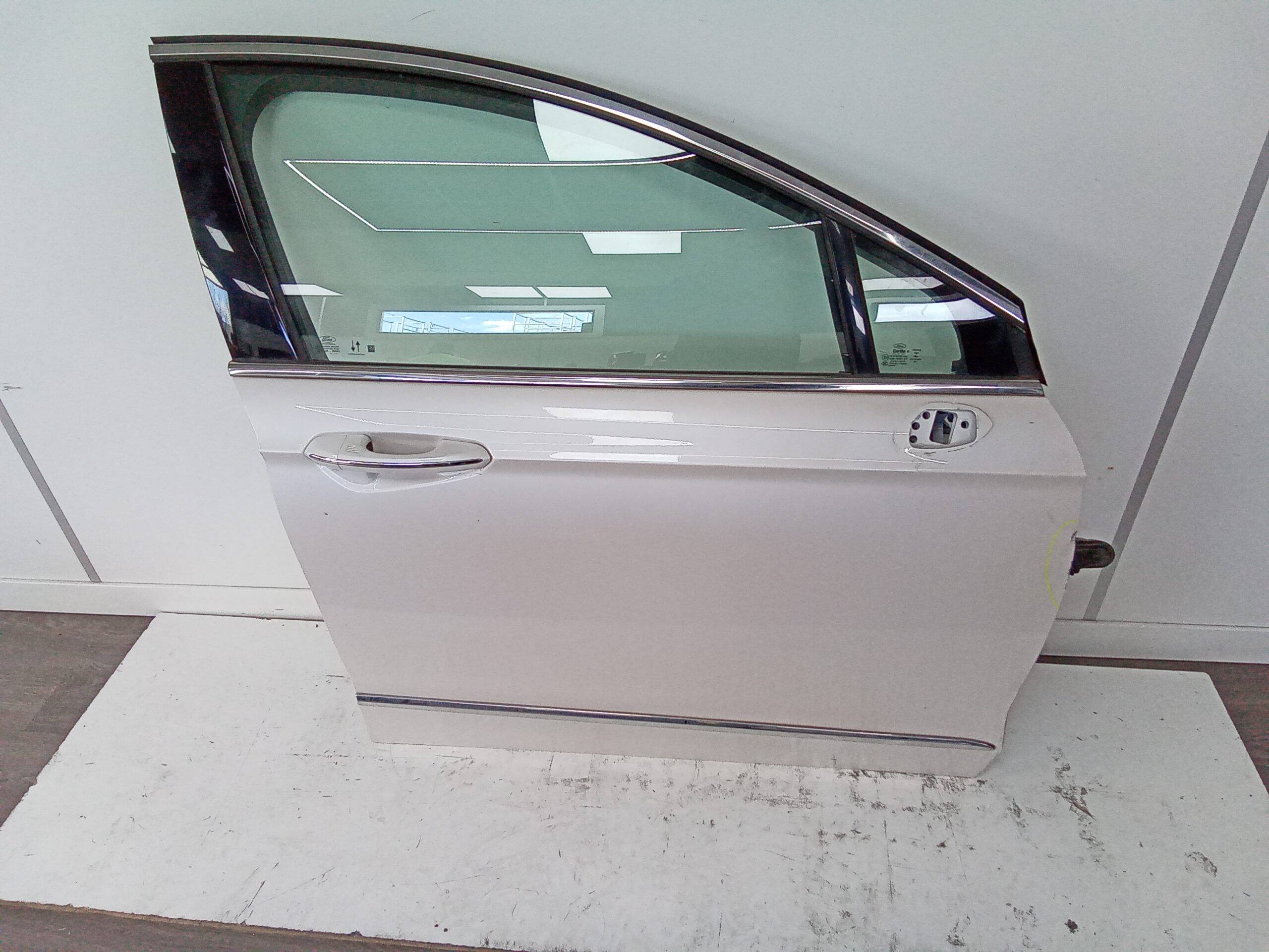 Puerta delantera derecha ford mondeo berlina (cng)(2014->)