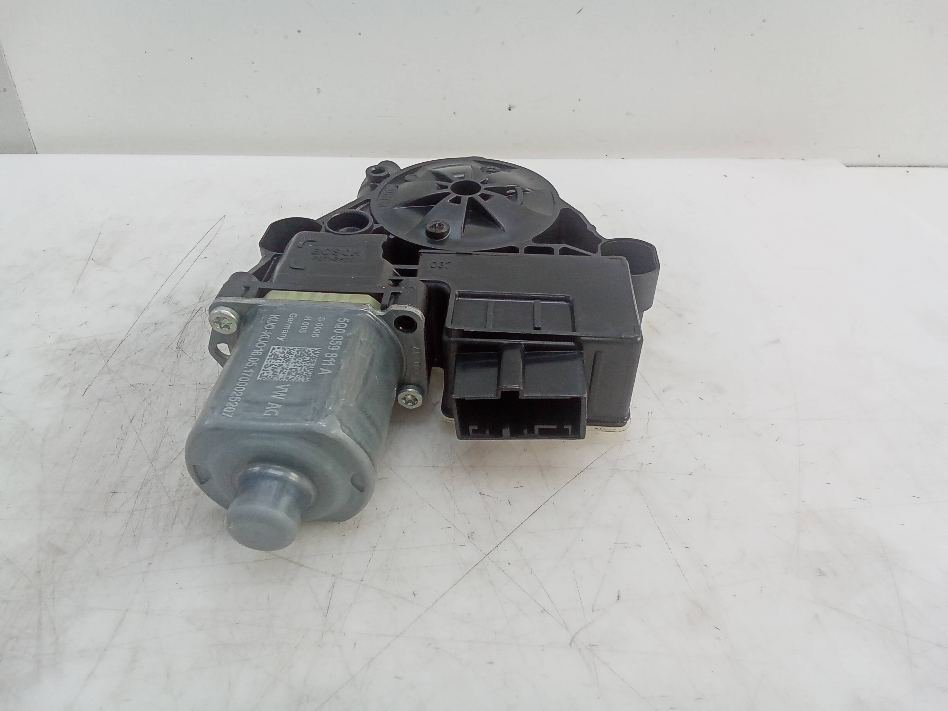 Motor elevalunas trasero izquierdo volkswagen tiguan (ad1)(01.2016->)