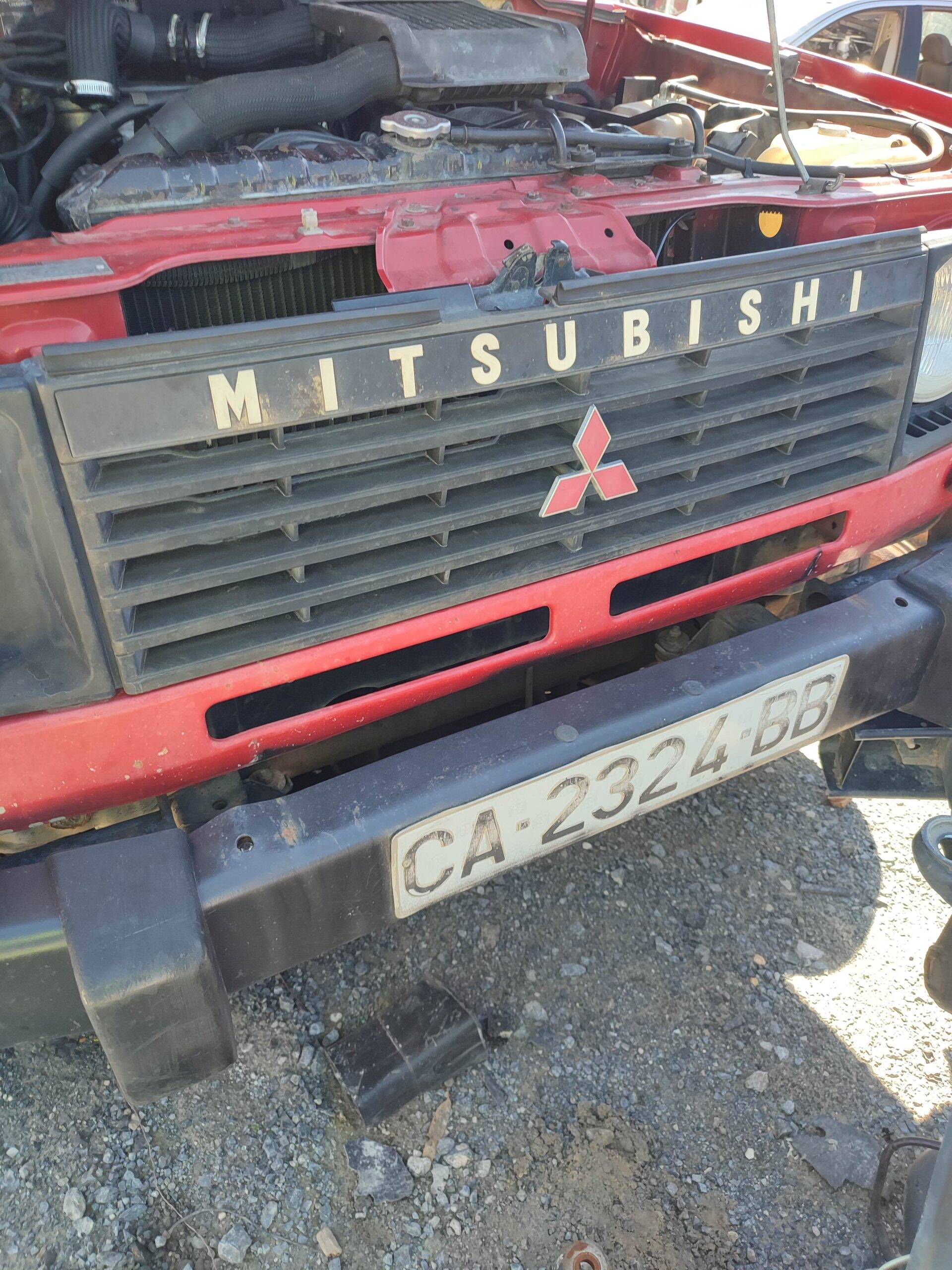 Anagrama de rejilla mitsubishi pajero