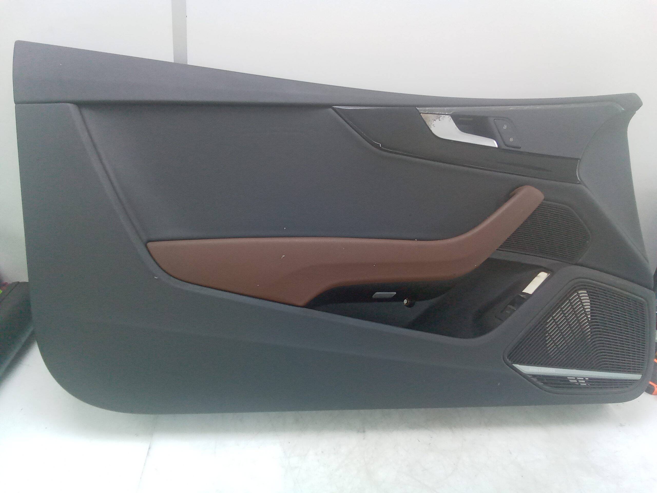 Guarnecido puerta delantera derecha audi a5 cabriolet (f57)(11.2016->)