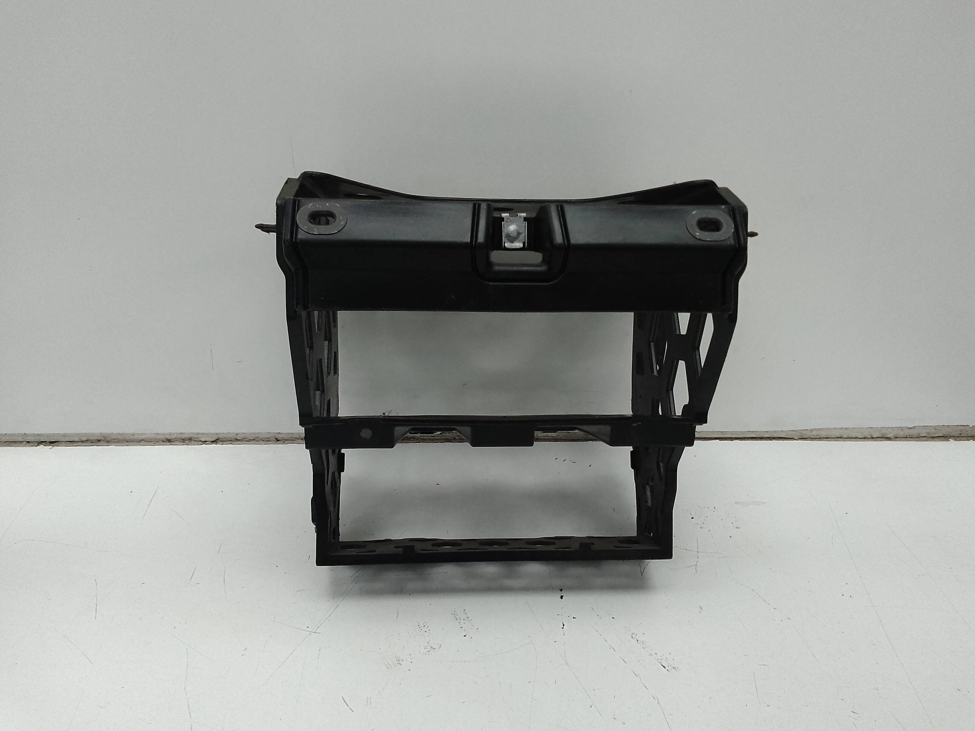 Moldura / consola radio volkswagen polo v (6r1)(06.2009->)