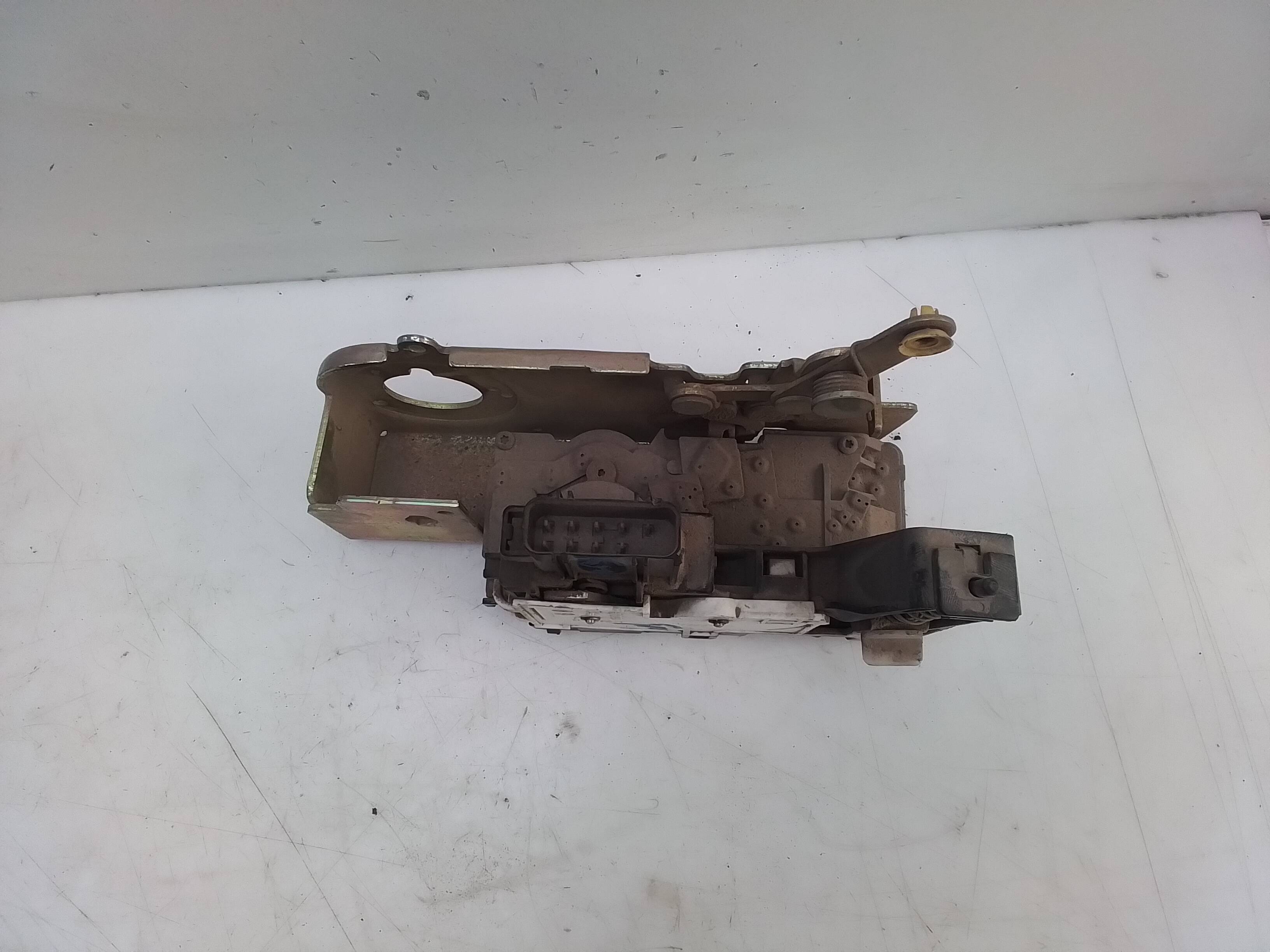 Cerradura puerta delantera izquierda ford transit connect (chc)(2013->)