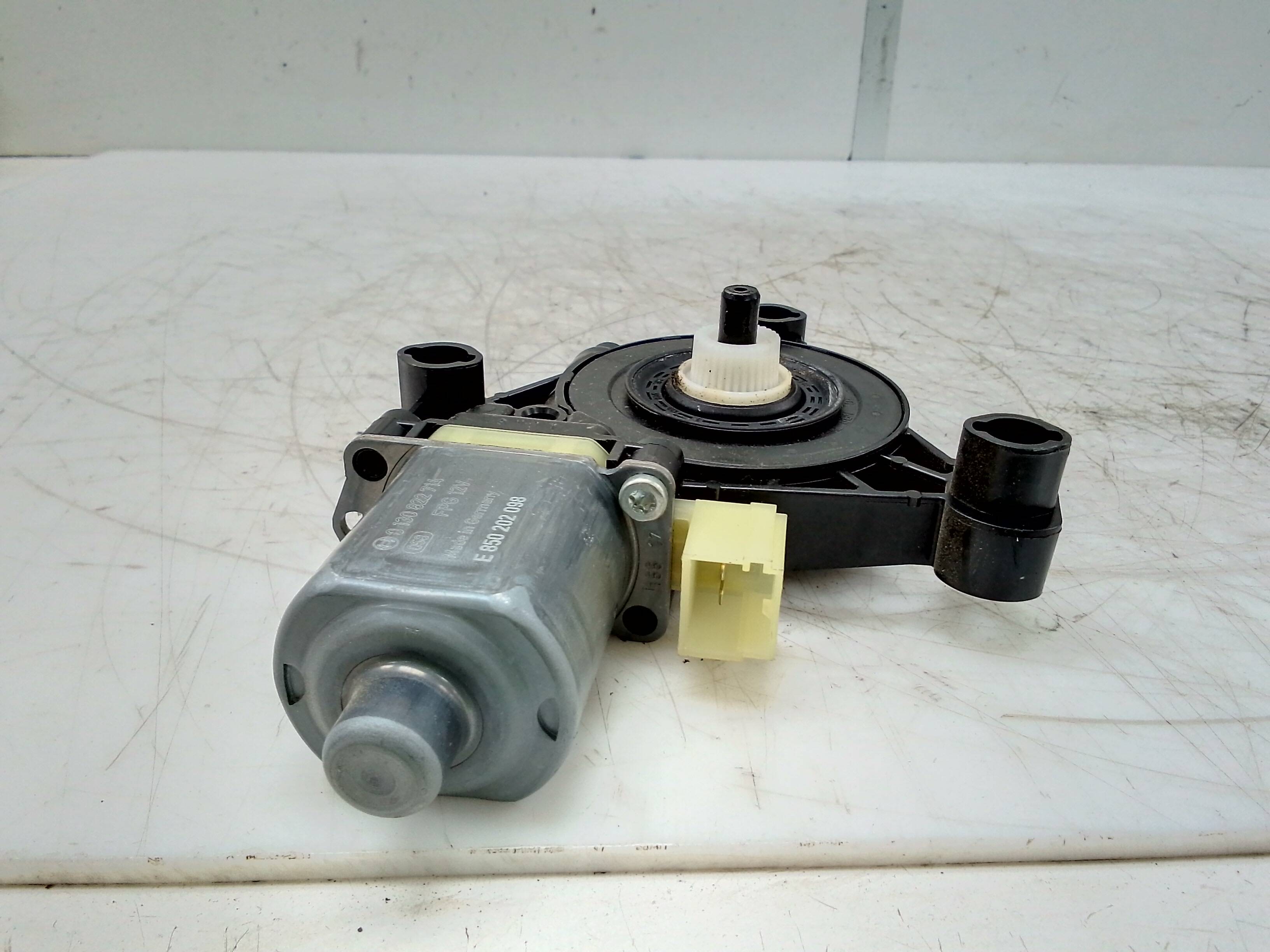 Motor elevalunas trasero derecho volkswagen tiguan (ad1)(01.2016->)