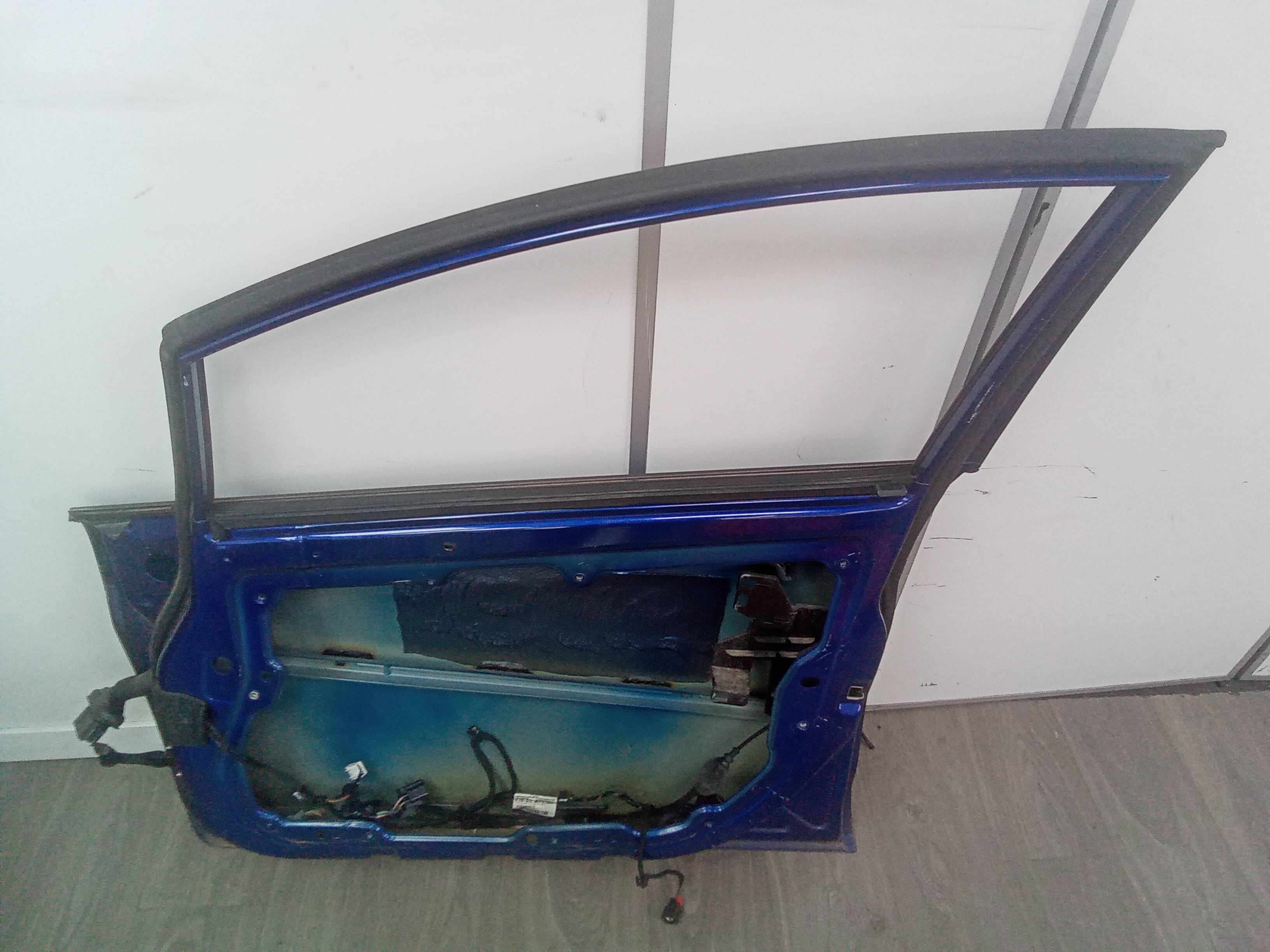 Puerta delantera derecha ford fiesta (cnn)(2012->)