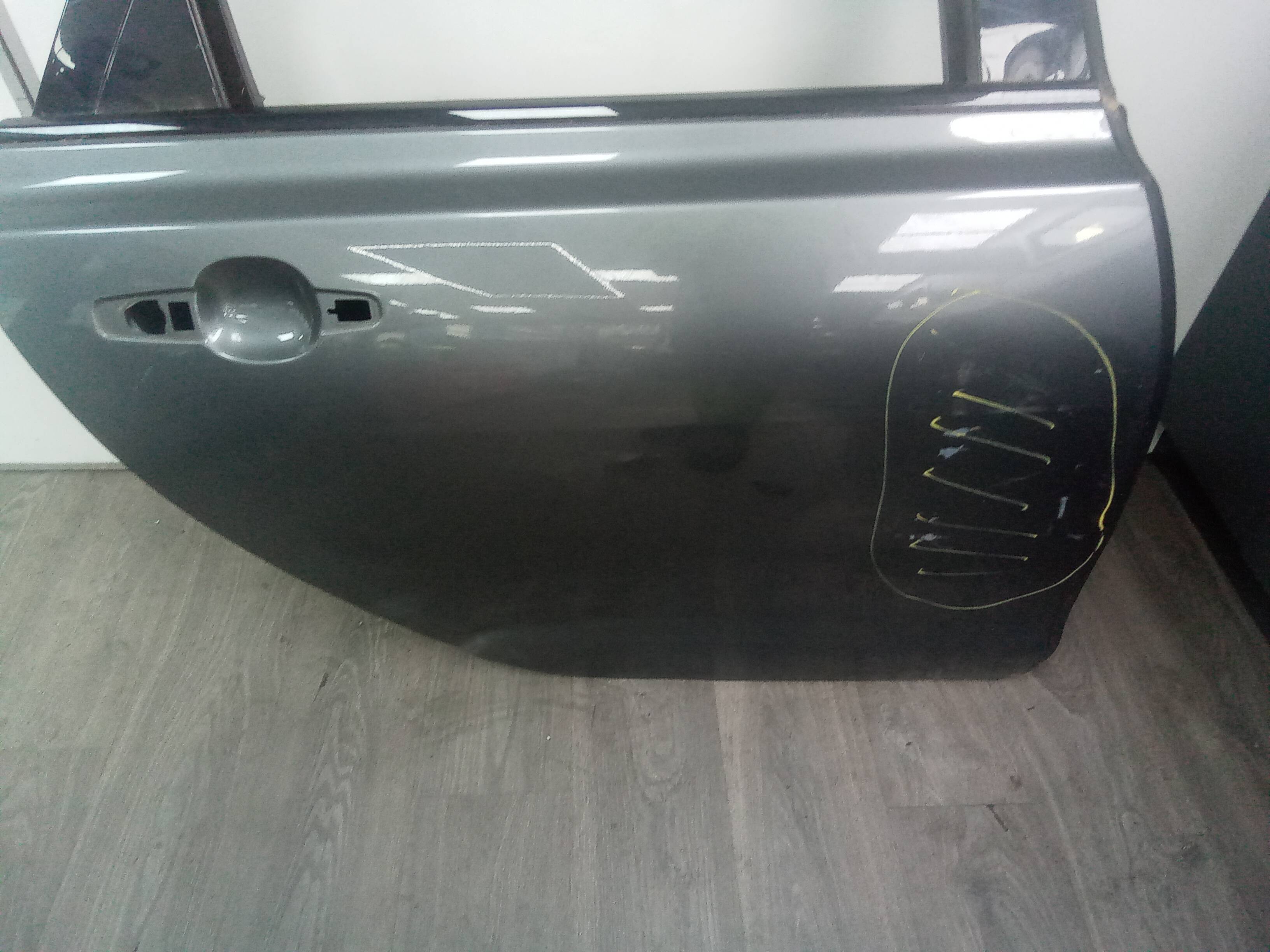 Puerta trasera derecha jaguar xf (04.2015->)