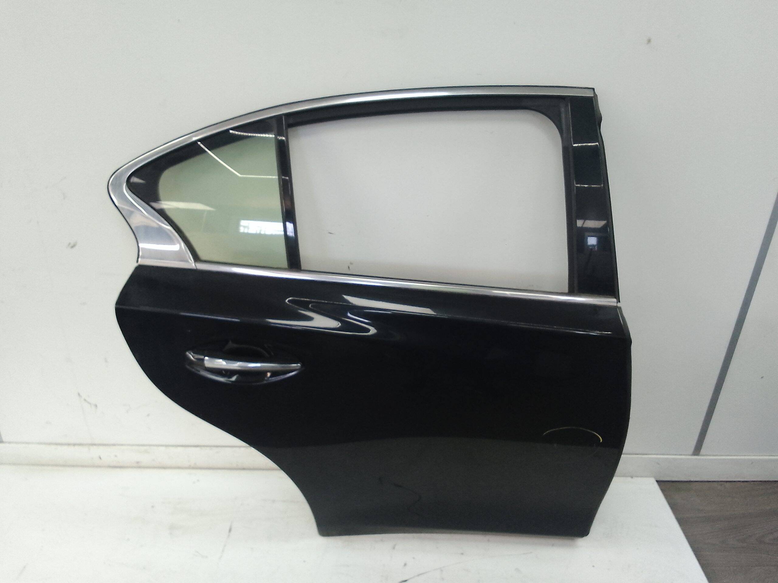 Puerta trasera derecha infiniti q50 (v37)(2013->)