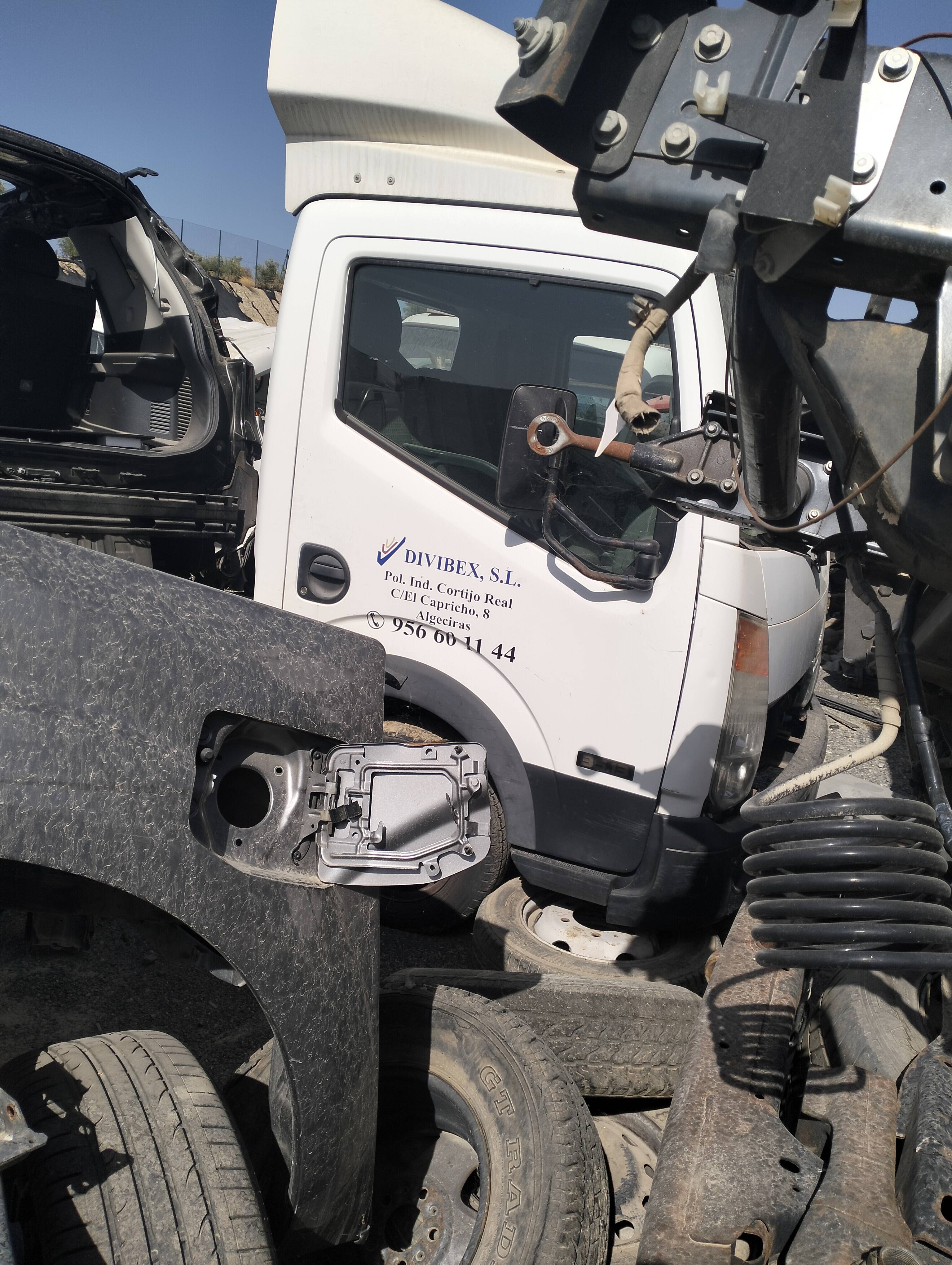 Moldura nissan cabstar ->09.06