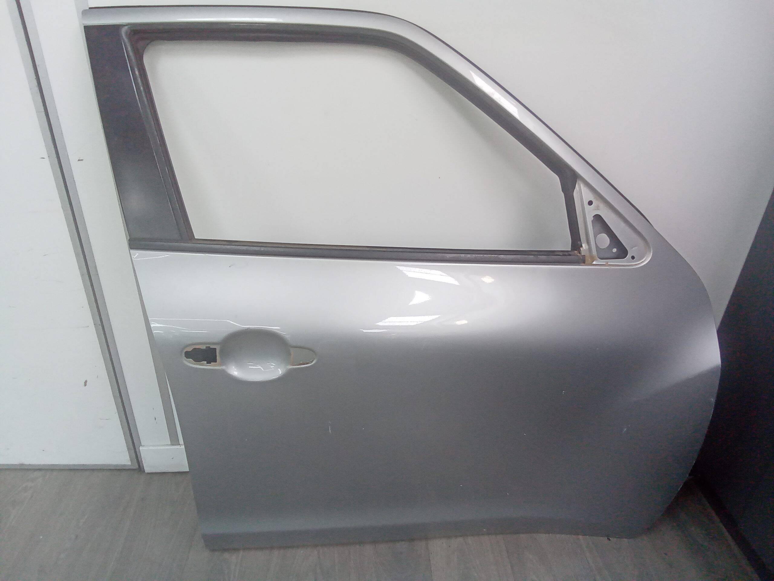 Puerta delantera derecha nissan juke i (f15e)(06.2010->)