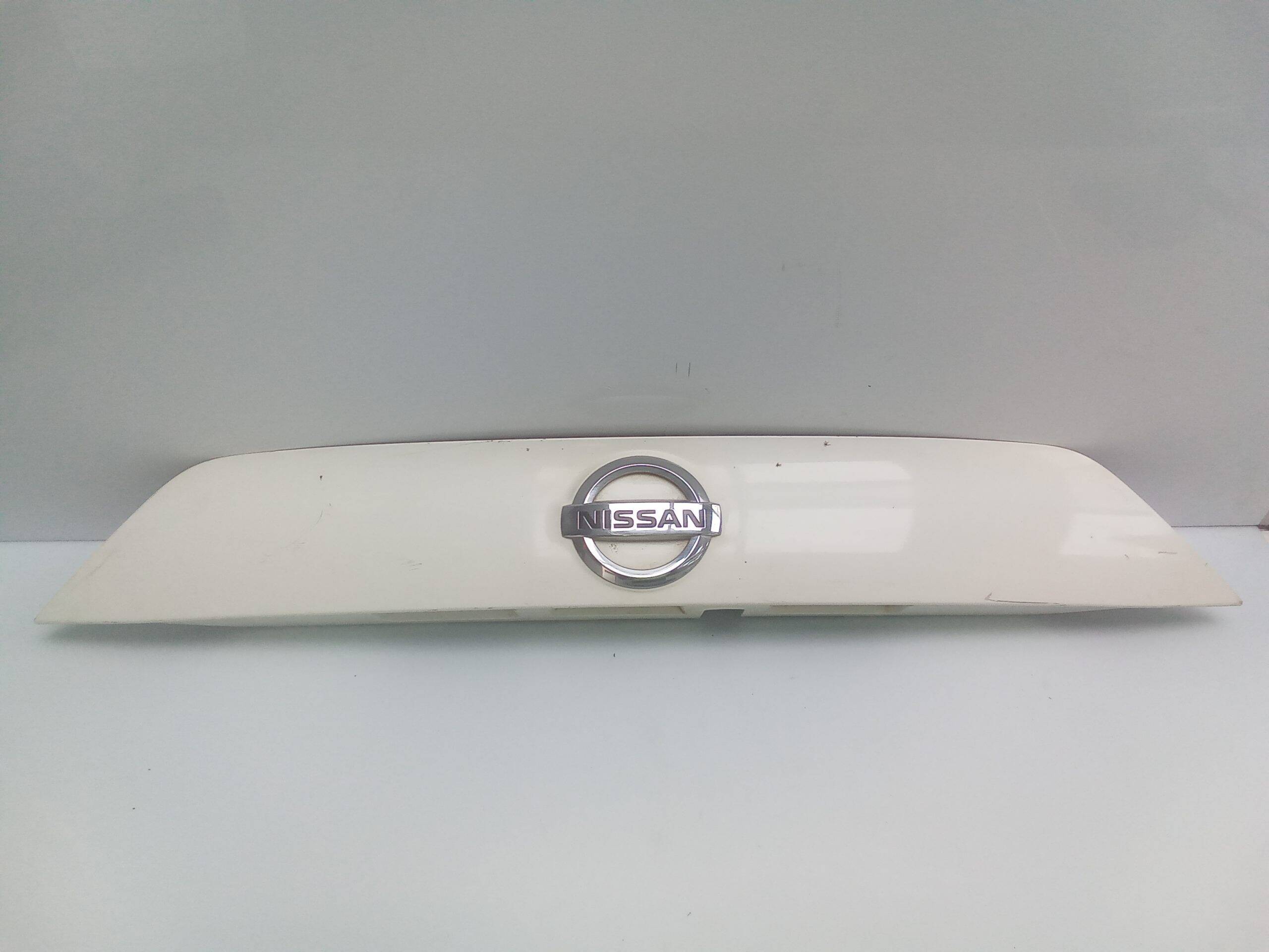 Moldura porton trasero nissan qashqai ii (j11e)(2013->)