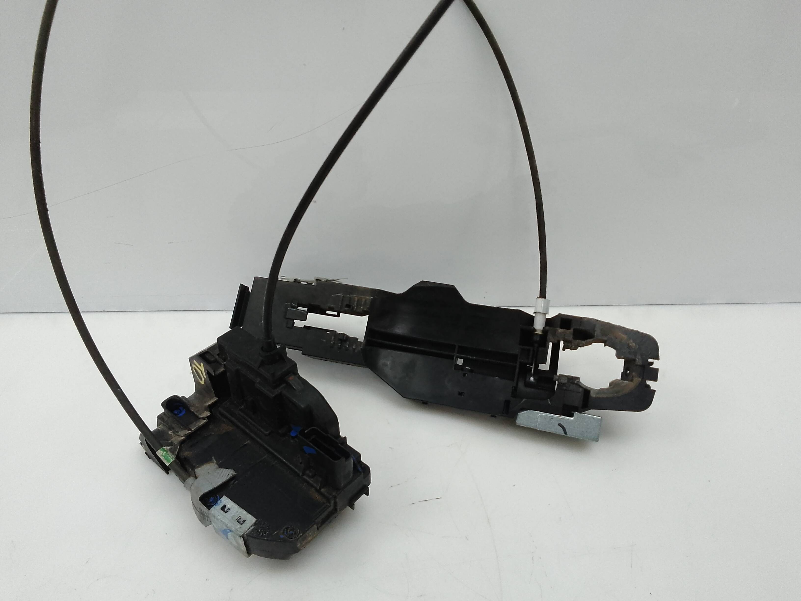 Cerradura puerta trasera derecha nissan juke i (f15e)(06.2010->)